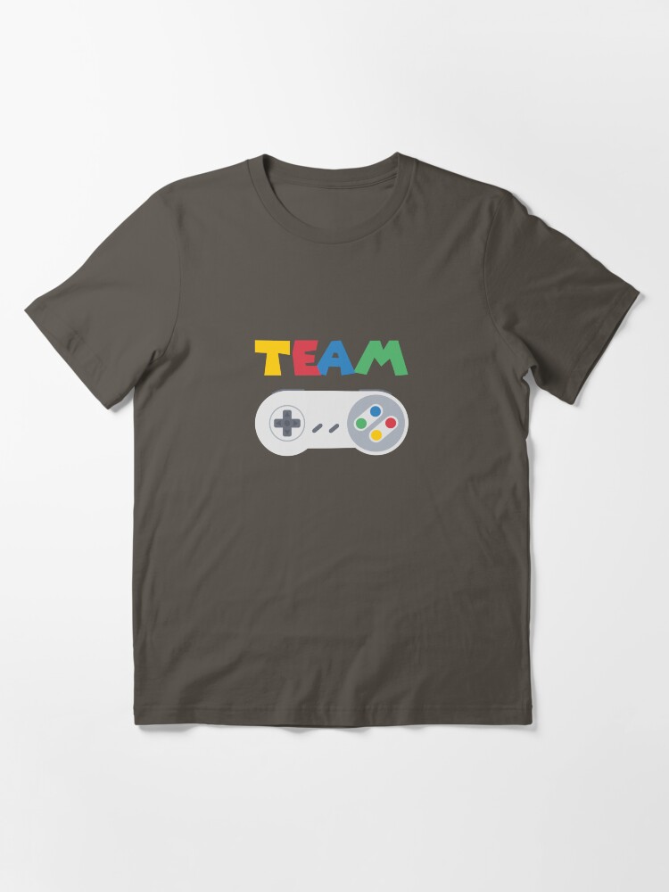 Aperçu 3 sur 7. T-shirt essentiel avec l'œuvre Team SNES créée et vendue par M1D33L.