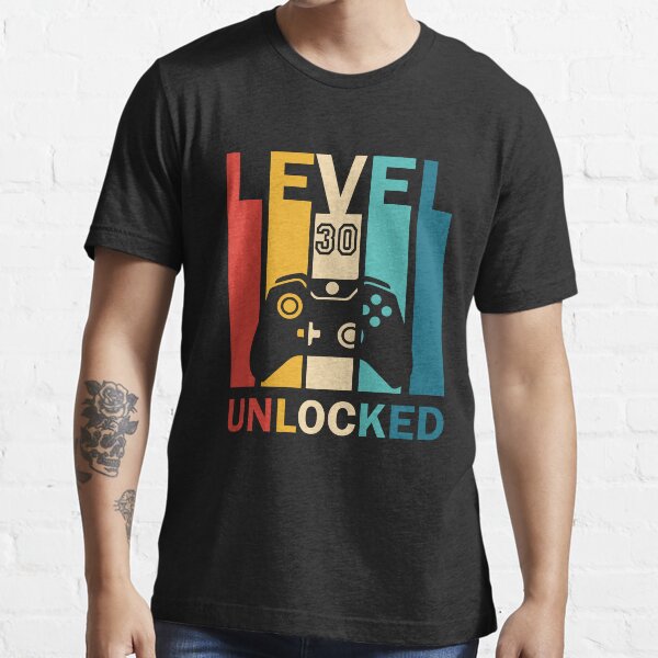 Vista previa del artículo con la obra « Camiseta desbloqueada de nivel 30 Camiseta de regalo de cumpleaños número 30 de videojugador divertido», diseñado y vendido por Tidasse ⭐⭐⭐⭐⭐.