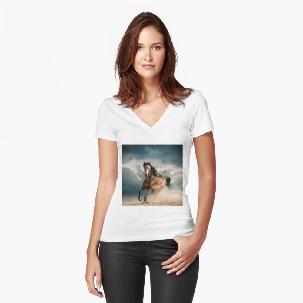 Aperçu de l'œuvre T-shirt moulant col V créée et vendue par DV-LTD.