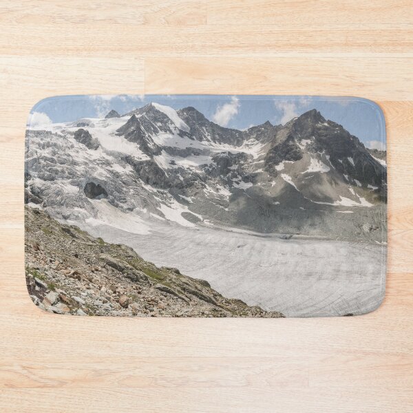 Artikelvorschau, Berge mit Gletscher in den Schweizer Alpen entworfen und verkauft von StohlerPhotos.
