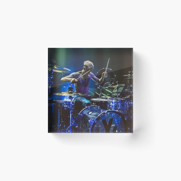 Item preview, Kelly playing drums on stage designed and sold by DejaPrice.