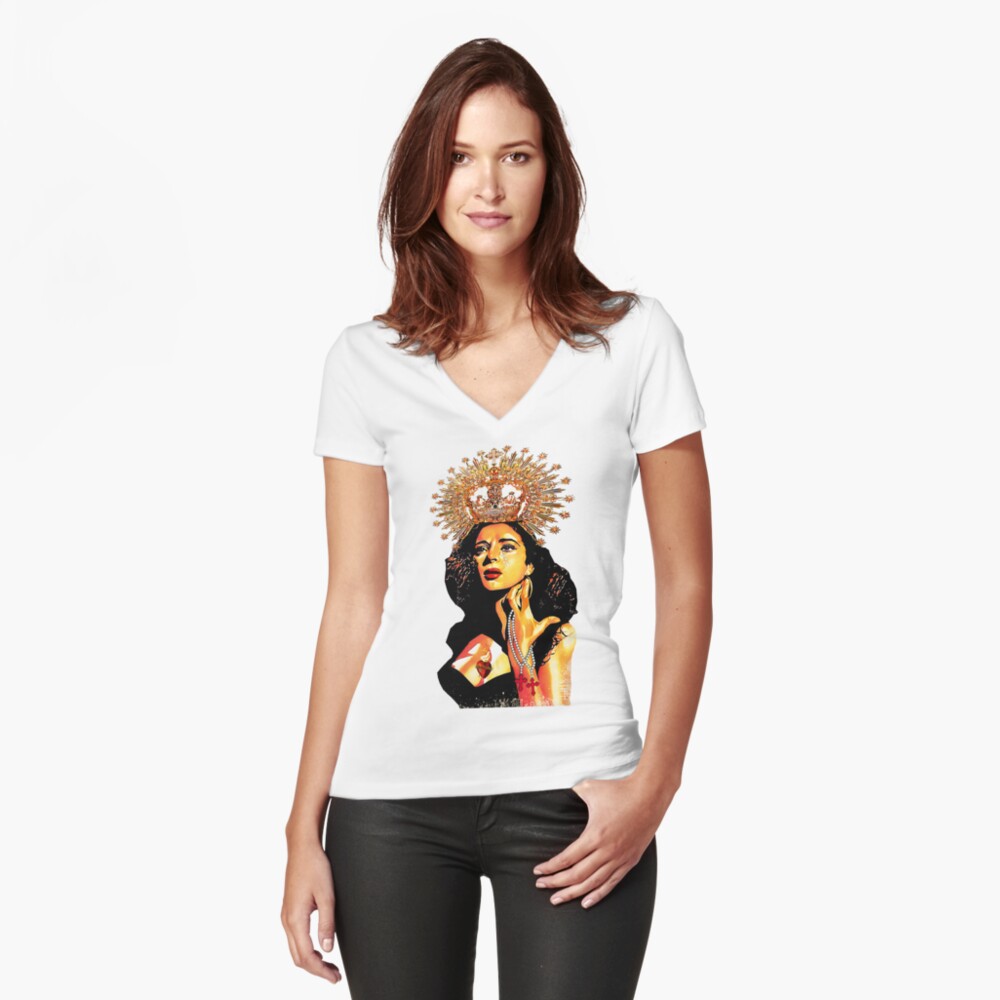 Vista previa del artículo con la obra «Camiseta entallada de cuello en V», diseñado y vendido por danimota.