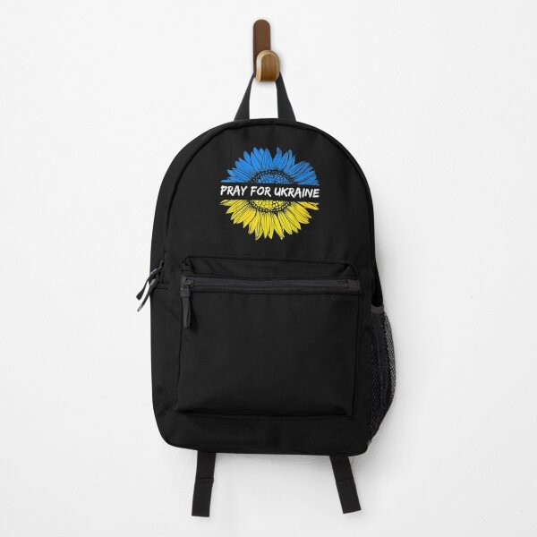 Artikelvorschau, Pray For Ukraine T-Shirt entworfen und verkauft von Chambers-Avara.