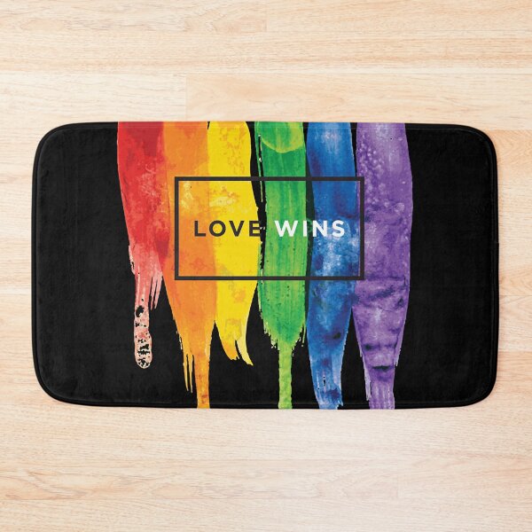 Artikelvorschau, Aquarell-LGBT-Liebe gewinnt Rainbow Paint Typographic Essential entworfen und verkauft von HayleyRodriguez.