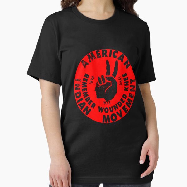 Vista previa del artículo con la obra «AIM (Movimiento Indio Americano) Camiseta clásica», diseñado y vendido por DavidPinedaa.