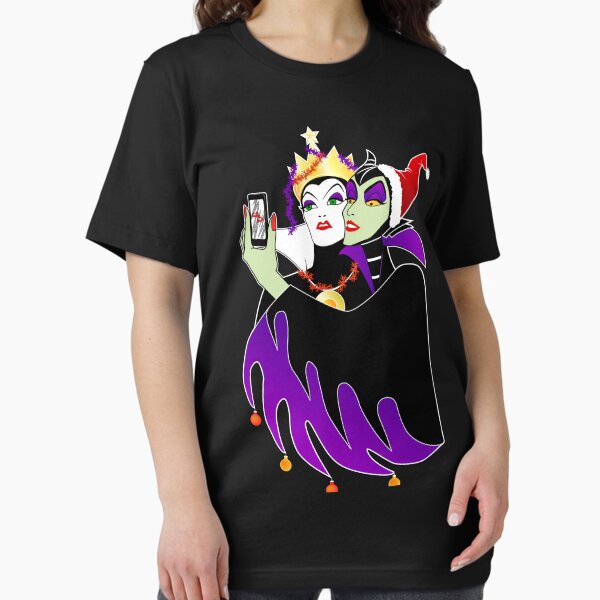 Wicked Christmas Selfie Essential T-Shirt