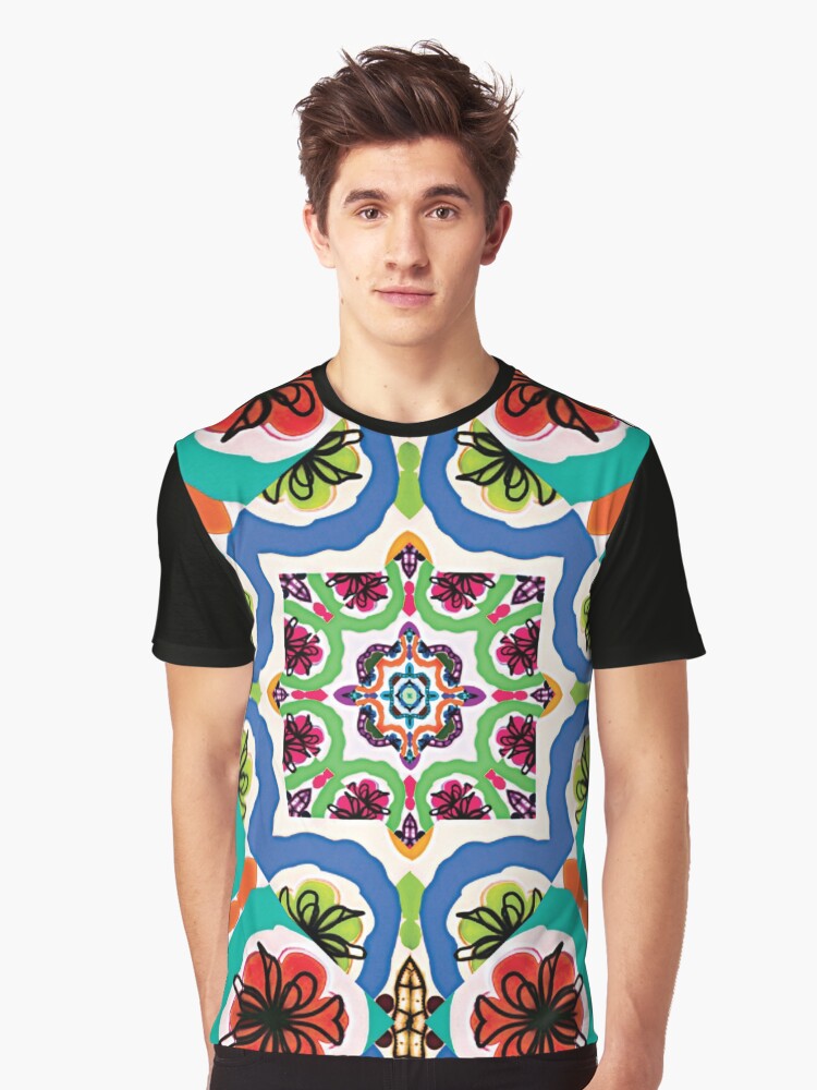 Thumbnail 1 von 5, Grafik T-Shirt, Mandala Japan Rot Grün designt und verkauft von Raduna.
