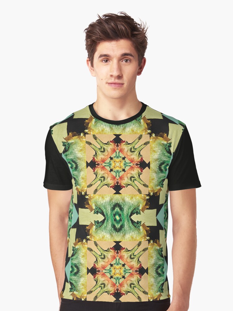 Thumbnail 1 von 5, Grafik T-Shirt, Muster Peperoni Grün designt und verkauft von Raduna.