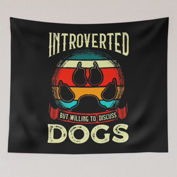 Aperçu de l'œuvre Introverti mais prêt à discuter des chiens Drôles d'introvertis créée et vendue par Makebashington.