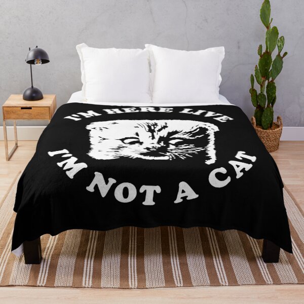 Item preview, Estoy aquí en vivo No soy un gato Camiseta clásica designed and sold by ChrisHalli.