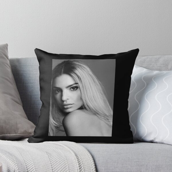 Aperçu de l'œuvre Idée Cadeaux Emrata La Blonde Cadeau Pour Anniversaire créée et vendue par Einar1987.