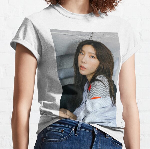 Buyers shop Diesel Hyun-a Kim Kim TaeYeon OVAL-DLOGO solid color T-shirt  with short sleeves and round neck female.