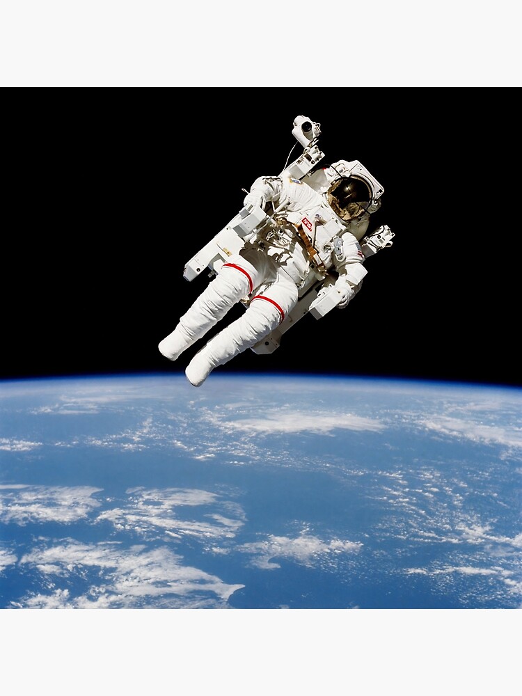 Mort de Bruce McCandless II, le 1er astronaute à avoir flotté