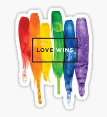 Aquarell LGBT Liebe gewinnt Regenbogen-Farbe typografisch Sticker