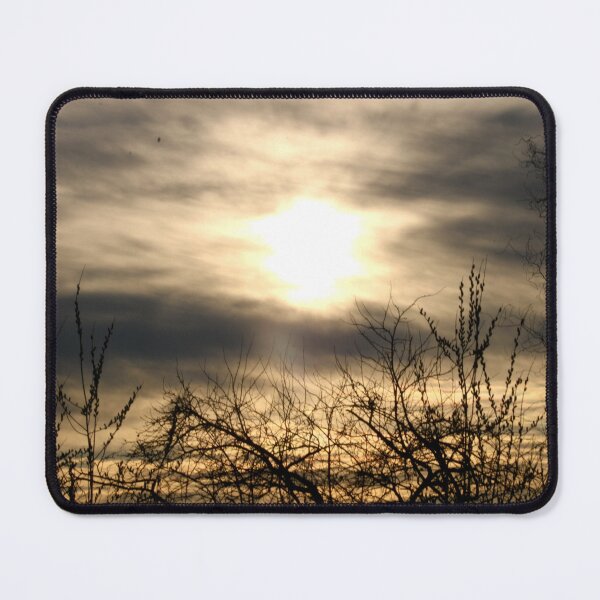 Artikelvorschau, Goldener Sonnenuntergang mit bäumen darkmood entworfen und verkauft von LuxorArtz.