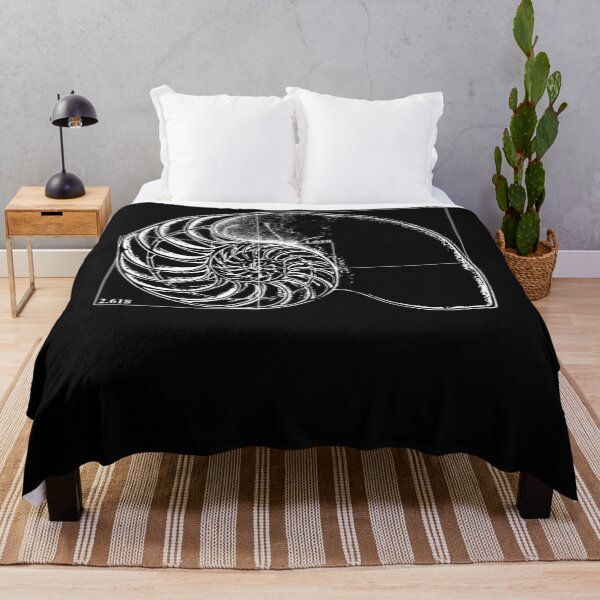 Item preview, Fibonacci en una concha de nautilus Essential designed and sold by Cassondrass.