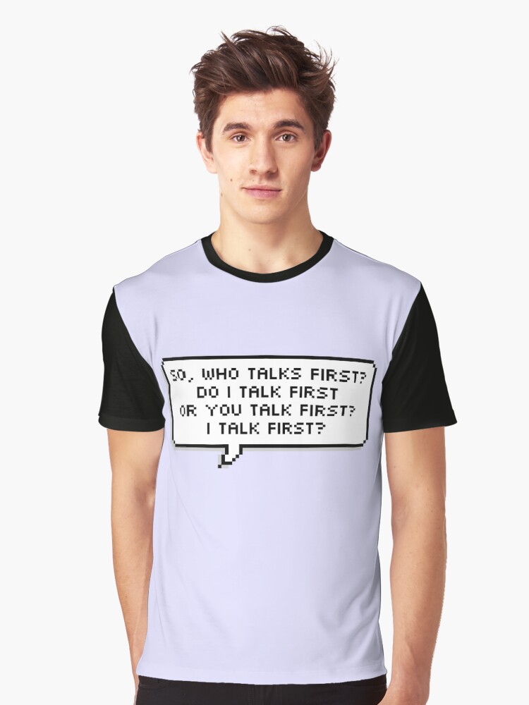 Imagen 1 de 5, Camiseta gráfica con la obra ¿Quién habla primero?, diseñada y vendida por langleysmith.