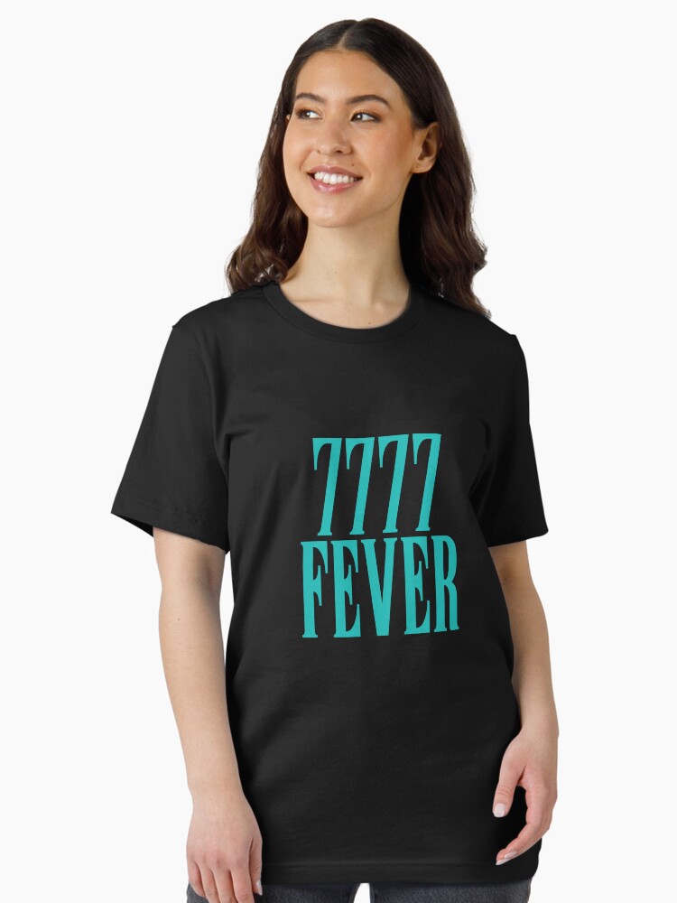 Aperçu 2 sur 7. T-shirt essentiel avec l'œuvre 7777 Fever créée et vendue par M1D33L.