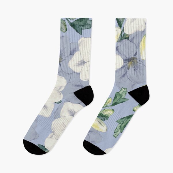Artikelvorschau, Weiße Blumen auf Baby Blue Print, Blumendruck, Blumenmuster entworfen und verkauft von PinHookPrincess.