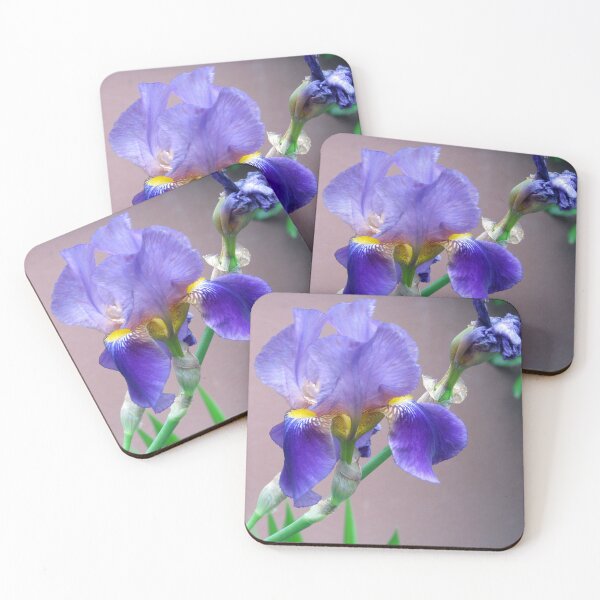 Aperçu de l'œuvre Fleur d'iris violet 4 créée et vendue par Jaeda DeWalt.