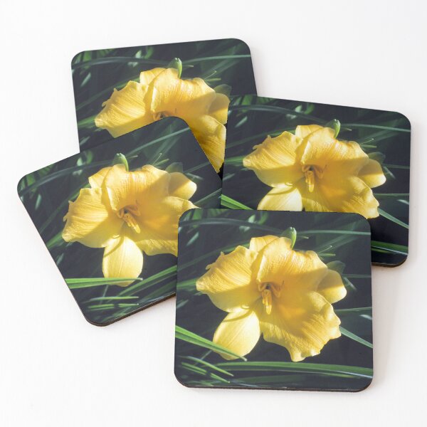 Aperçu de l'œuvre Fleur jaune 1 créée et vendue par Jaeda DeWalt.