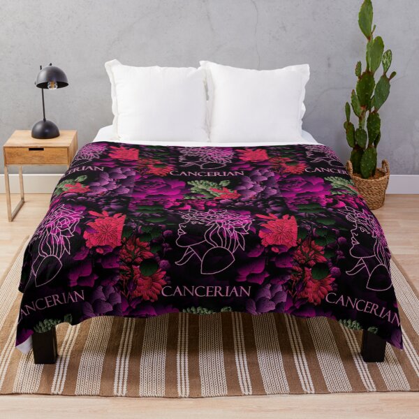 Aperçu de l'œuvre Cancer Zodiaque Violet Fantasy Design Horoscope Design créée et vendue par NihaCollection.