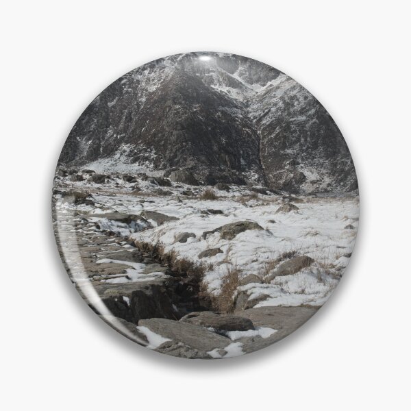 Artikelvorschau, Spät März Schnee Cwm Idwal entworfen und verkauft von Derren Jones.