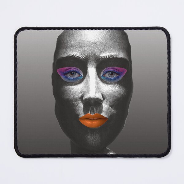 Artikelvorschau, Lebendiger orangefarbener Lippenstift, weibliches Gesicht aus Bronzeguss. Surreale Kunst entworfen und verkauft von I-Desire.