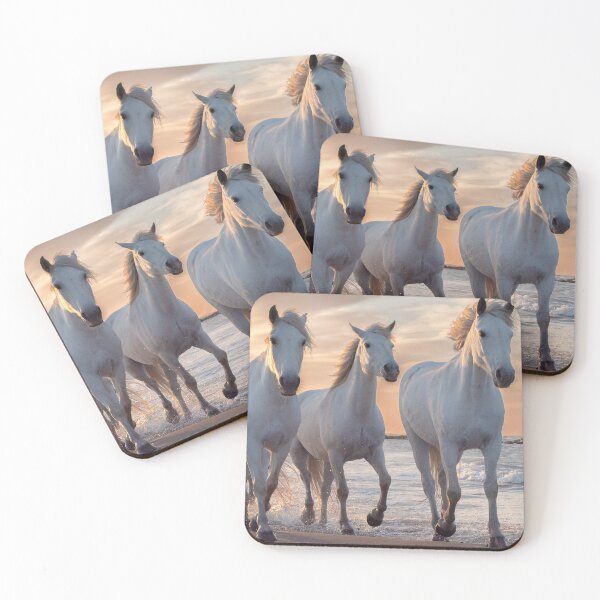 Artikelvorschau, La Camargue, Frankreich, Panorama, Landschaft, Pferd, Wildpferde, Reiten, Tier, Pferdekunst, Pferdeposter, Pferdeleinwand, Pferdeleinwand, Pferdeleinwand, Wandkunst, Pony entworfen und verkauft von eyesight4vision.