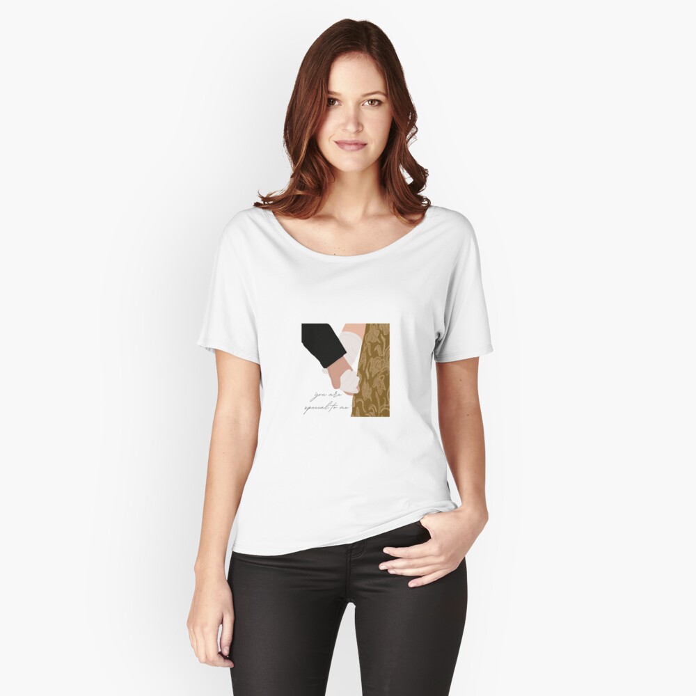 Aperçu de l'œuvre T-shirt coupe relax créée et vendue par mauracatey.