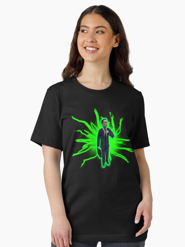 Aperçu 2 sur 7. T-shirt essentiel avec l'œuvre Gman dans le portail créée et vendue par M1lkslyvan.