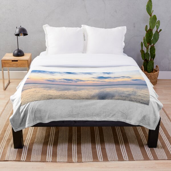 Item preview, Nubes oscuras sobre el Mar del Norte designed and sold by vabels.