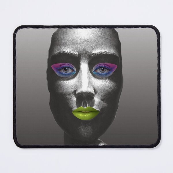 Artikelvorschau, Lebendiger gelber Lippenstift, weibliches Gesicht aus Bronzeguss. Surreale Kunst entworfen und verkauft von I-Desire.