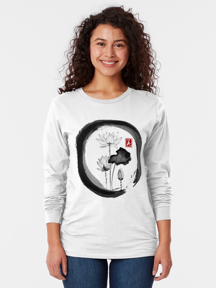 Aperçu 2 sur 5. T-shirt manches longues avec l'œuvre Lotus Flower - Peinture à l'encre traditionnelle japonaise sur papier de riz Vintage créée et vendue par japanese-art.