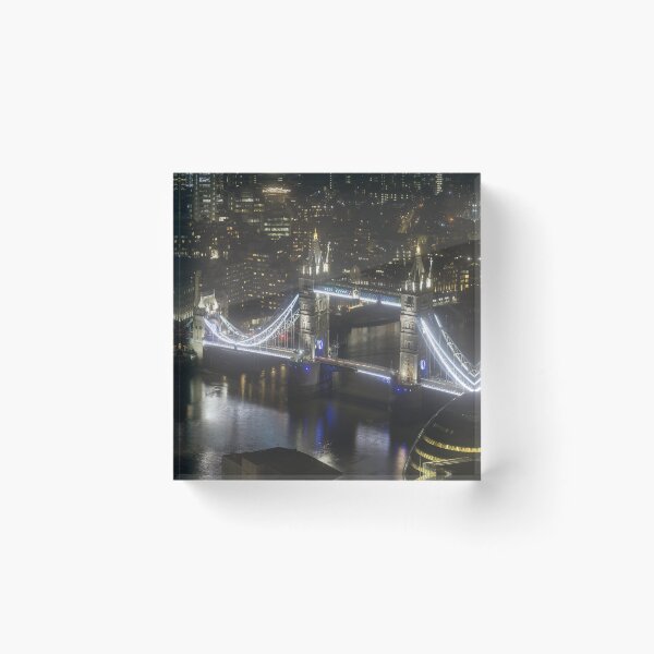Artikelvorschau, Tower Bridge Nachtansicht entworfen und verkauft von Londonimages.
