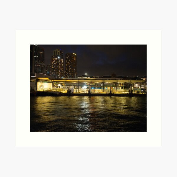 Aperçu de l'œuvre Terminal de ferry de Sydney la nuit créée et vendue par Michael McGimpsey.