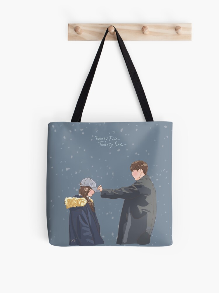 Twenty one 2025 bags and totes