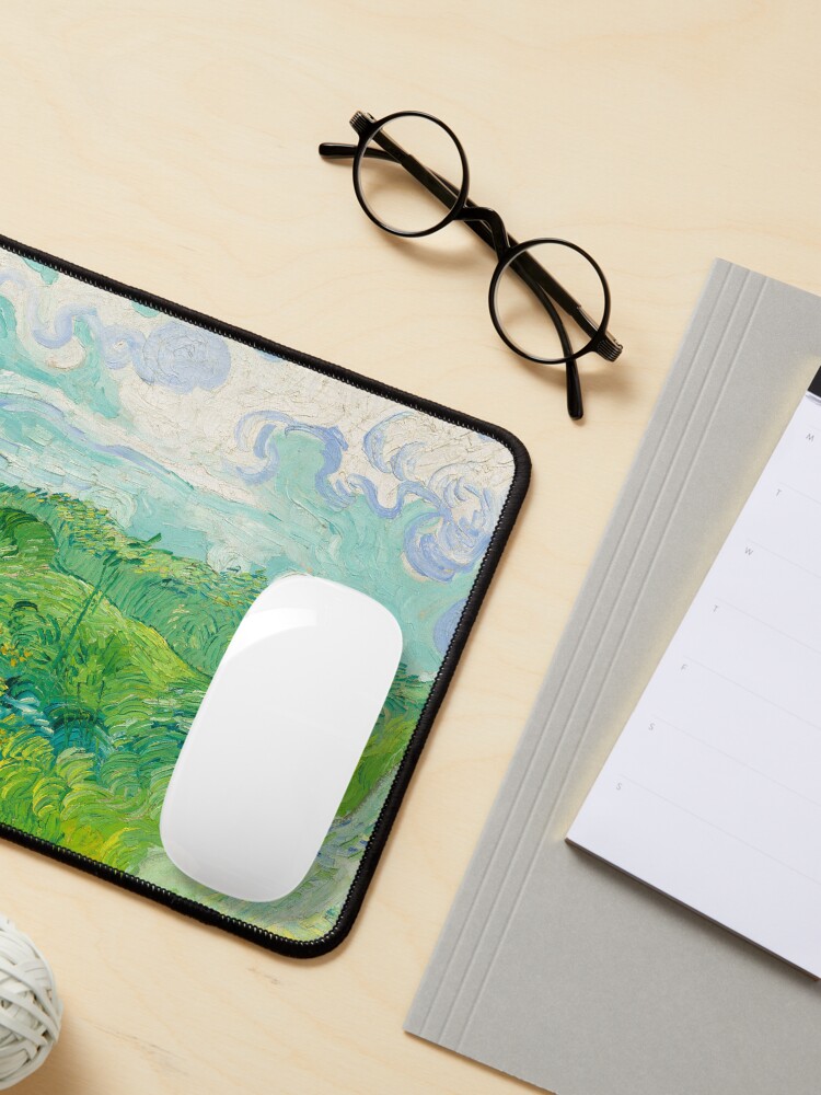 Aperçu 3 sur 5. Tapis de souris avec l'œuvre Champs de blé vert Auvers Van Gogh Fine Art créée et vendue par bragova.