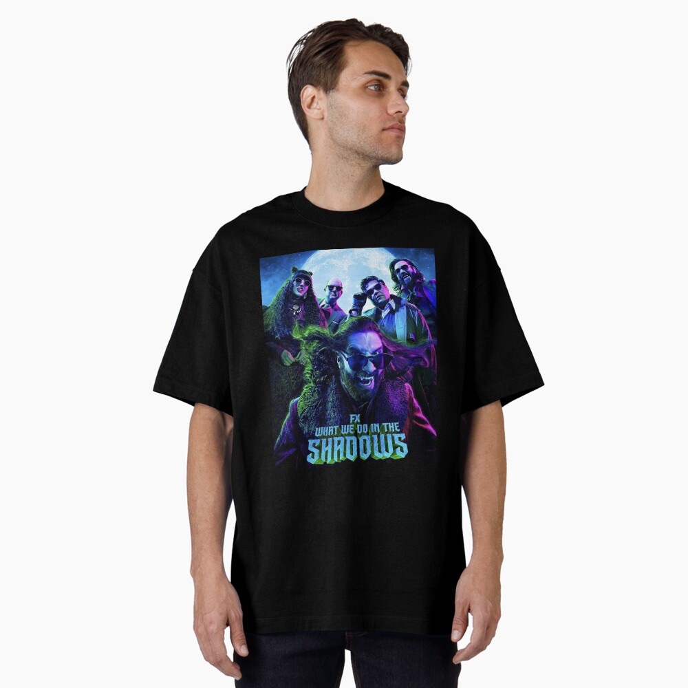 Aperçu de l'œuvre T-shirt oversize créée et vendue par IvyIllusion.