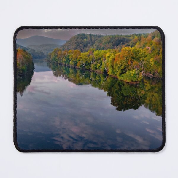 Artikelvorschau, James River in Autumn entworfen und verkauft von nbrandsberg.