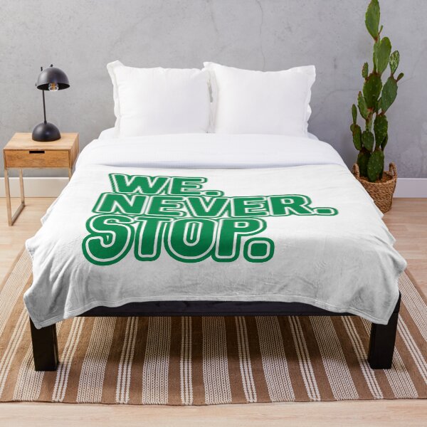 Artikelvorschau, WE.NEVER.STOP, Glasgow Celtic Football Club Grün-weißes mehrschichtiges Textdesign entworfen und verkauft von MacPean.