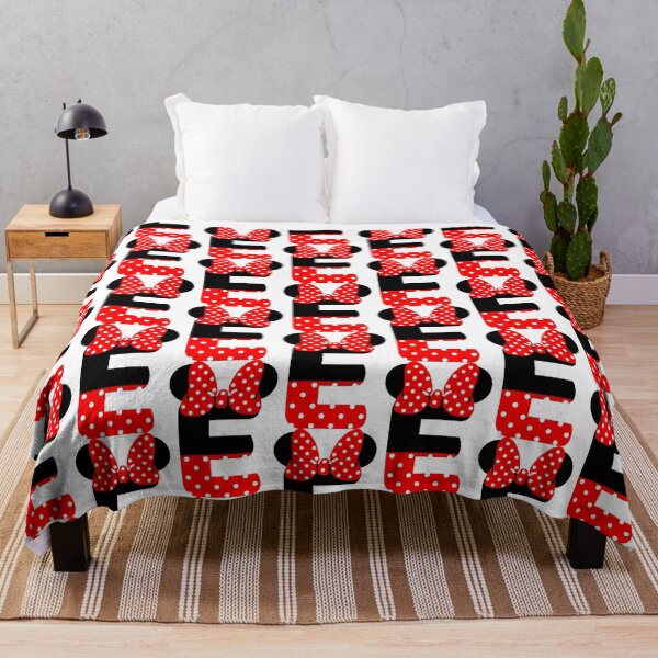 Aperçu de l'œuvre Monogramme Minnie - E créée et vendue par Owlies-Barn.