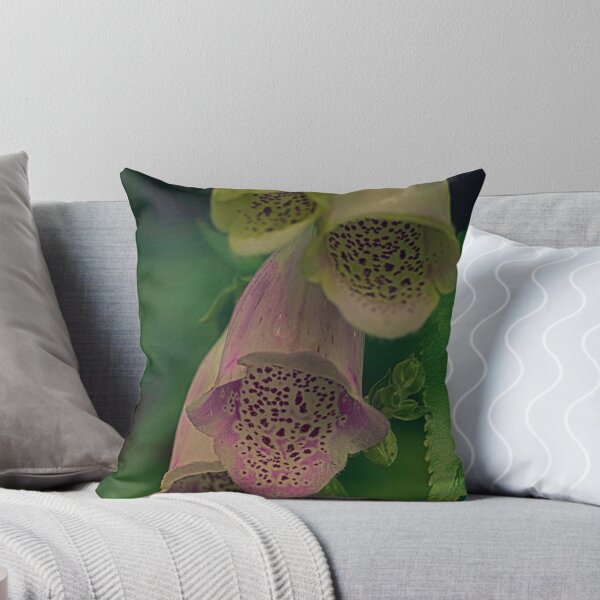 Aperçu de l'œuvre foxglove créée et vendue par Nicole W..