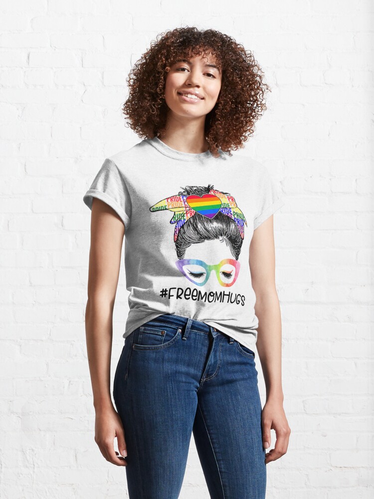 Disover Free Mom Hugs Messy Bun LGBT Pride  Classic T-Shirt