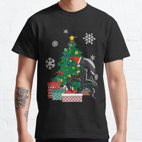 Personnages adaptatifs de tous les temps Strong Alien Xenomorph autour du cadeau de sapin de Noël pour les fans T-shirt classique
