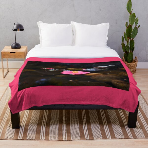 Item preview, Offering designed and sold by Melanie Uadjit.