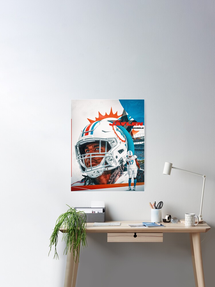 NFL Miami Dolphins - Jaylen Waddle 21 Wall Poster with Wooden Magnetic  Frame, 22.375 x 34