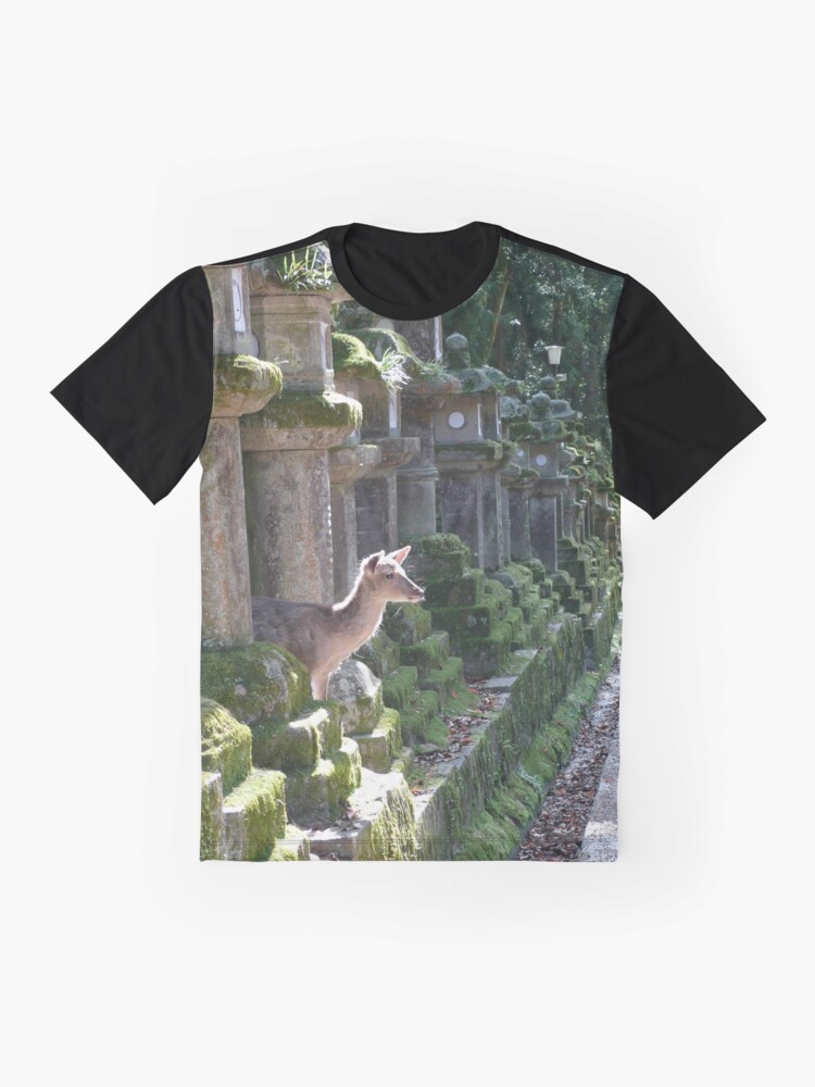 T-shirt graphique ''Biche Temple Nara' : autre vue