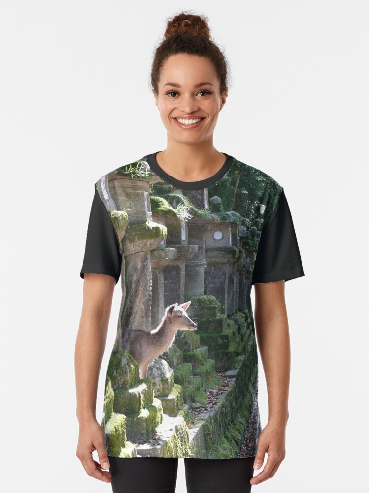T-shirt graphique ''Biche Temple Nara' : autre vue