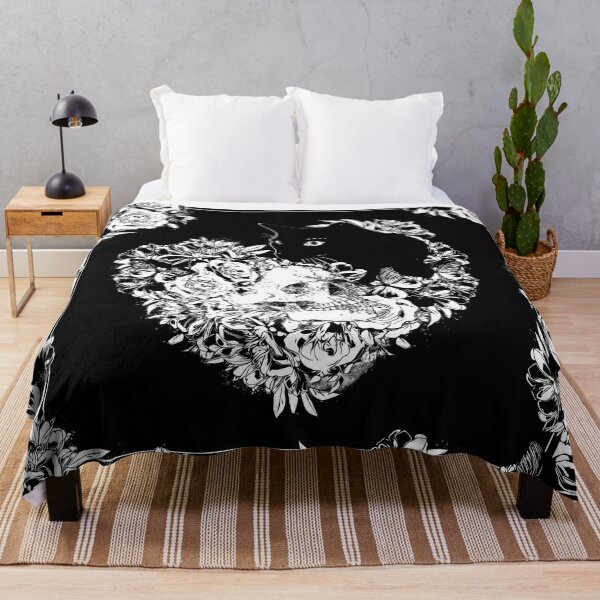 Artikelvorschau, Herzform Schädel und schwarze Katze mit Blume, Skelett mit Blumen, Schwarz-Weiß-Zeichnung entworfen und verkauft von Collagedream.